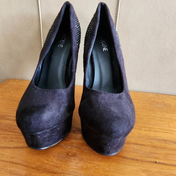 Black suede women's heels, size 8 GUC - Picture 3 of 3